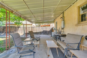 1923 Lake Ave in Pueblo, CO - Building Photo - Building Photo