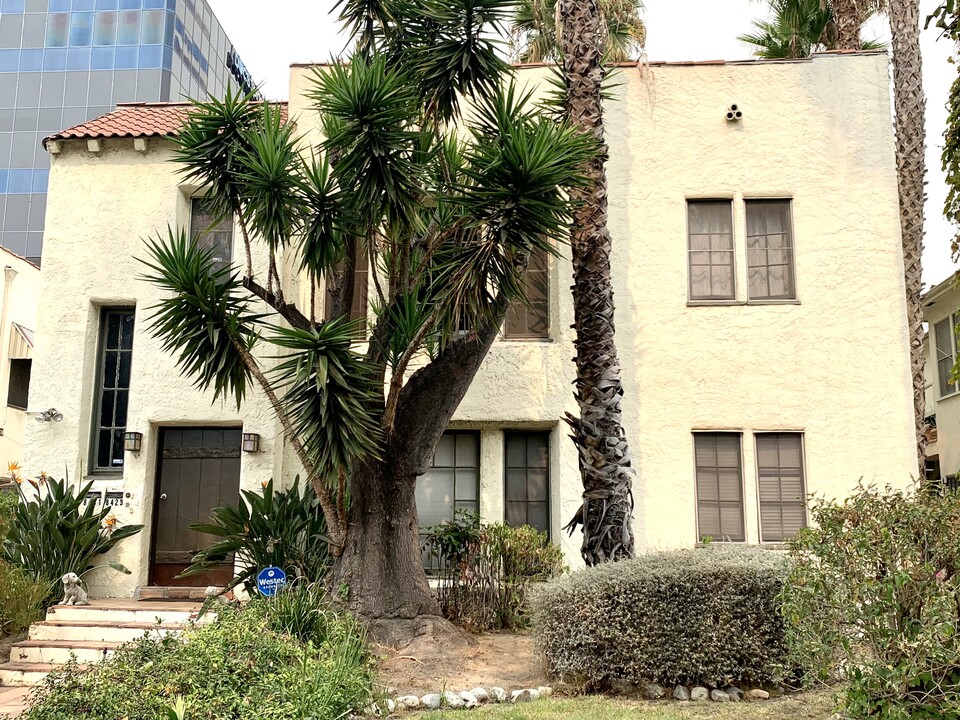 8429 Blackburn Ave, Unit Lower unit of duplex in Los Angeles, CA - Building Photo