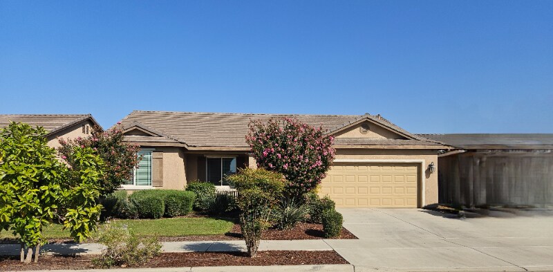 2908 S Oakhurst Ct in Visalia, CA - Building Photo