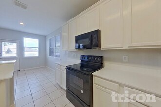 813 Wolf Trail in Desoto, TX - Building Photo - Building Photo