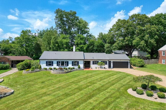 property at 607 Riverwood Pl