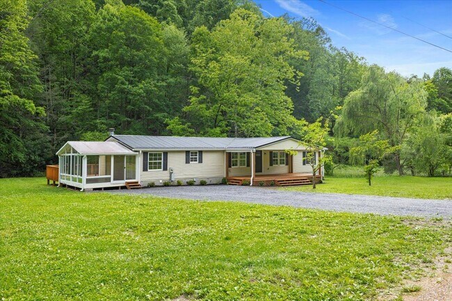640 Morrell Creek Ln in Bluff City, TN - Building Photo - Building Photo