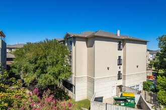 Piazza Siena in Dallas, TX - Building Photo - Building Photo