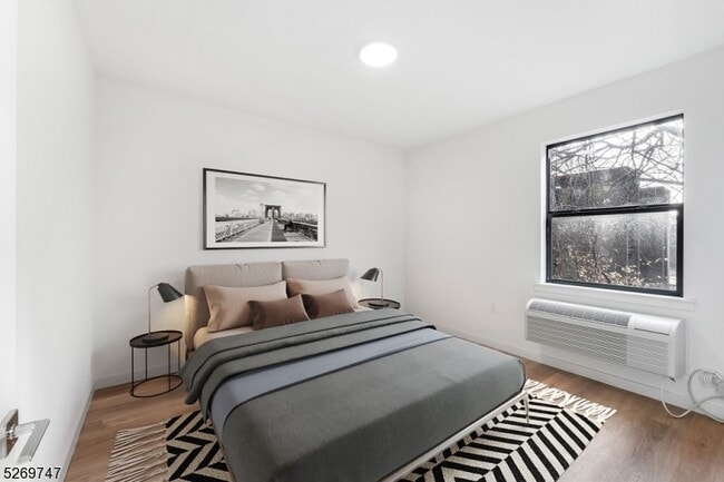 property at 25 Freeway Dr E