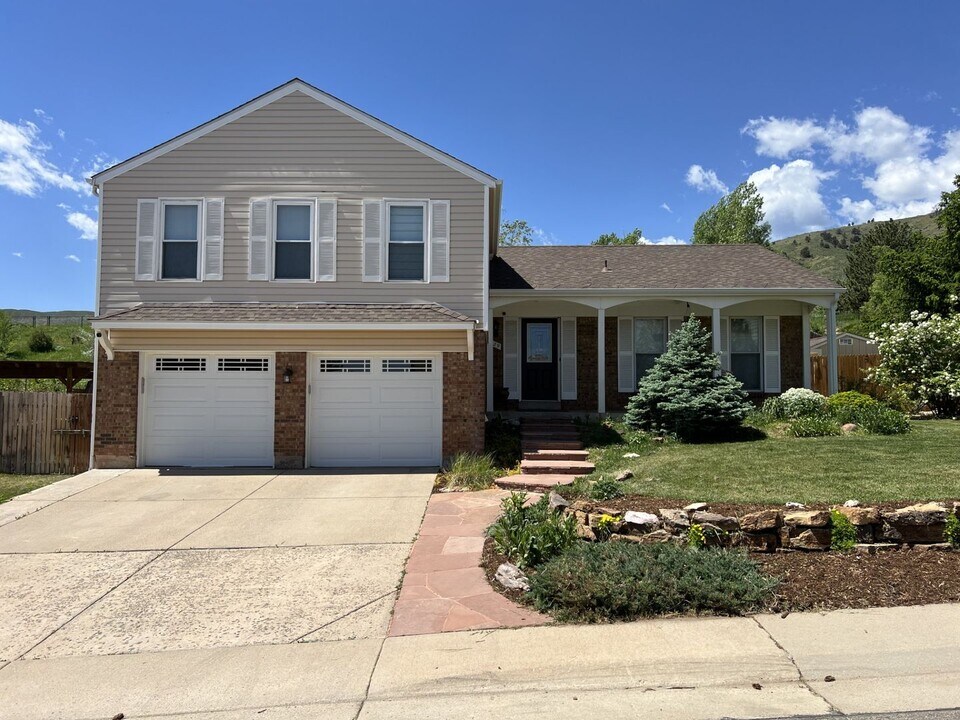 229 Berthoud Way in Golden, CO - Building Photo