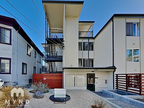 240 Athol Ave in Oakland, CA - Building Photo - Building Photo