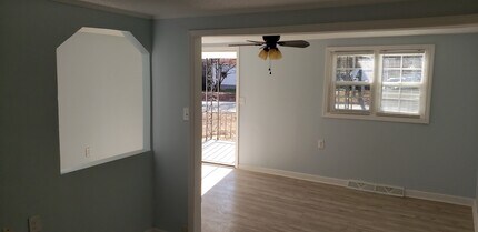 1711 Alexsandria Rd in Greensboro, NC - Foto de edificio - Building Photo