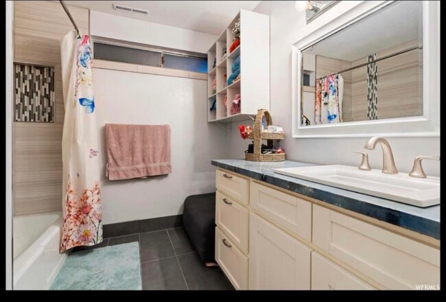 96 S 1000 W St photo'