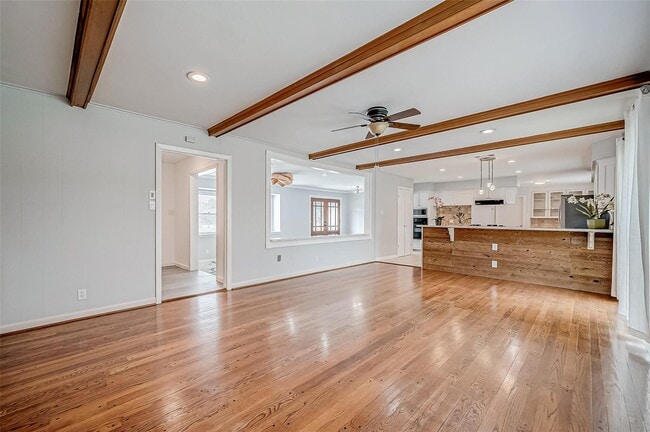 8002 Richmond Ave.