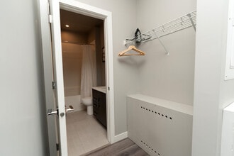 11303-11105 105 Ave NW, Unit SI ID1227819P in Edmonton, AB - Building Photo - Building Photo