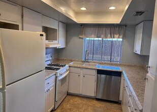 1537 E Prince Rd in Tucson, AZ - Building Photo - Building Photo