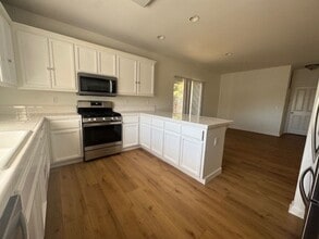 282 Farrell Ave in Gilroy, CA - Building Photo - Building Photo