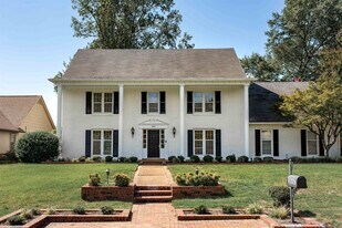 5587 Ashley Square S in Memphis, TN - Building Photo