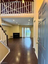 92 Winchester Way in Franklin Township, NJ - Building Photo - Building Photo