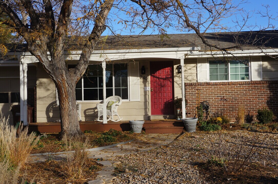 240 Cimmaron Way in Boulder, CO - Building Photo