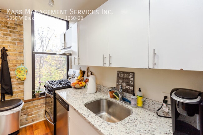 property at 1050 W Dickens Ave