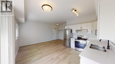 10101-10105 105 Ave in Grande Prairie, AB - Building Photo - Building Photo