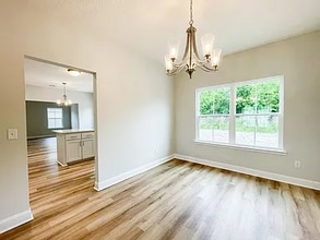 577 Meloney Dr in Hinesville, GA - Foto de edificio - Building Photo