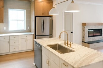 207 S Calhoun St in Greenville, SC - Building Photo - Building Photo