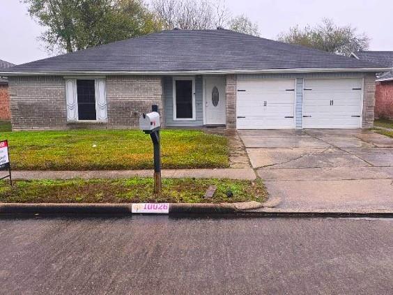 10026 Shell Rock Rd in La Porte, TX - Building Photo