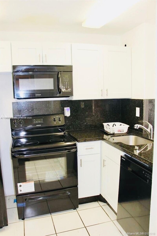 486 NW 165th St in Miami, FL - Building Photo - Building Photo