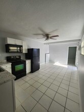 1956 Grove Ave in Ft. Myers, FL - Building Photo - Building Photo