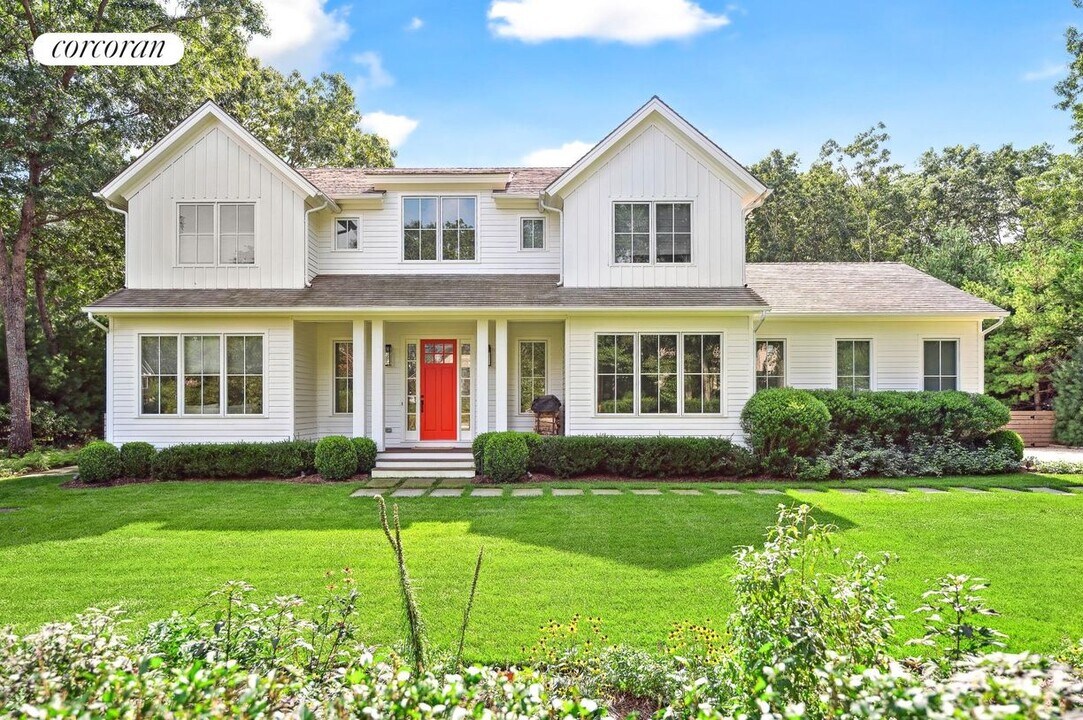 59 Birchwood Ln in Bridgehampton, NY - Building Photo