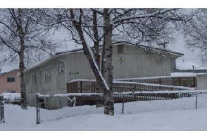 1526 Medfra St in Anchorage, AK - Building Photo