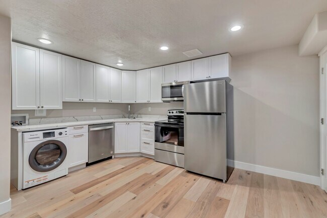 1929 N 4100 W-Unit -B in Lehi, UT - Foto de edificio - Building Photo