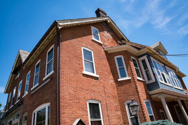 1336 Chelsea Ave-Unit -1340 Chelsea Avenue, Apt. #2 in Bethlehem, PA - Building Photo - Building Photo