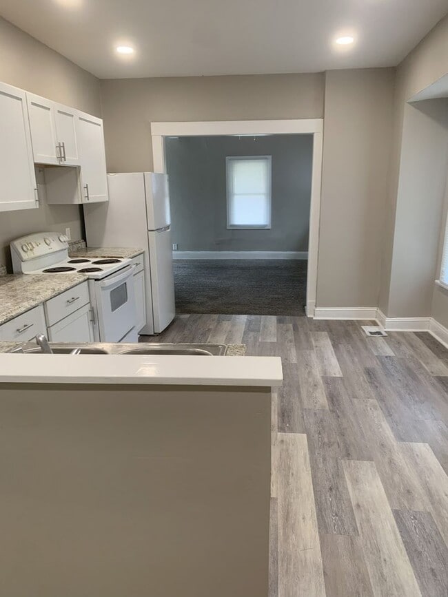 4444 Olive St in Kansas City, MO - Building Photo - Building Photo