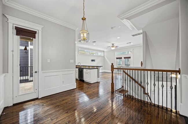 1126 W 23rd St