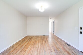 217 S 13th Ave, Unit 2nd Floor in Maywood, IL - Building Photo - Building Photo
