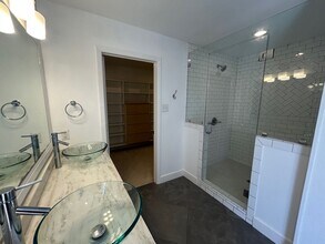 8325 Gatecrest Dr in Waco, TX - Building Photo - Building Photo