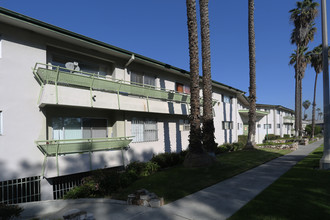 Tacana Apartments in Los Angeles, CA - Building Photo - Building Photo