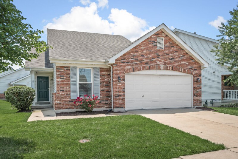 150 Roxbury Dr in O'Fallon, MO - Building Photo