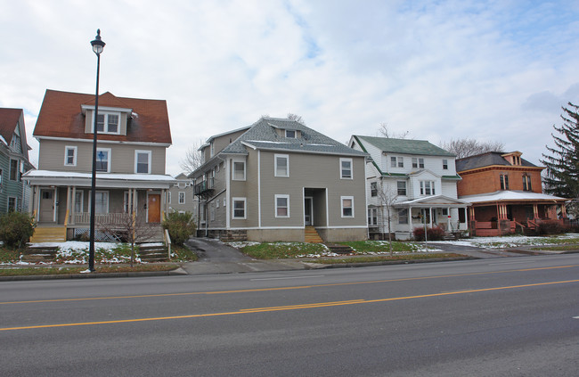 431 Lake Ave in Rochester, NY - Building Photo - Building Photo