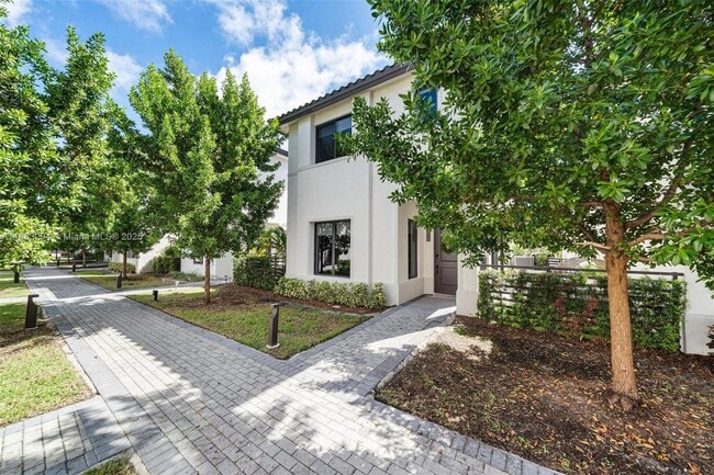 4408 NW 80th Ave in Doral, FL - Building Photo - Building Photo