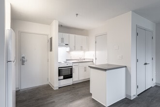 Winton House in Cincinnati, OH - Building Photo - Interior Photo