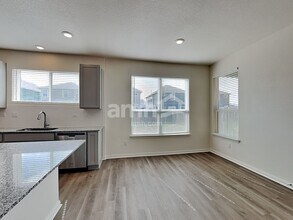 2718 Meadowood Heights in New Braunfels, TX - Foto de edificio - Building Photo