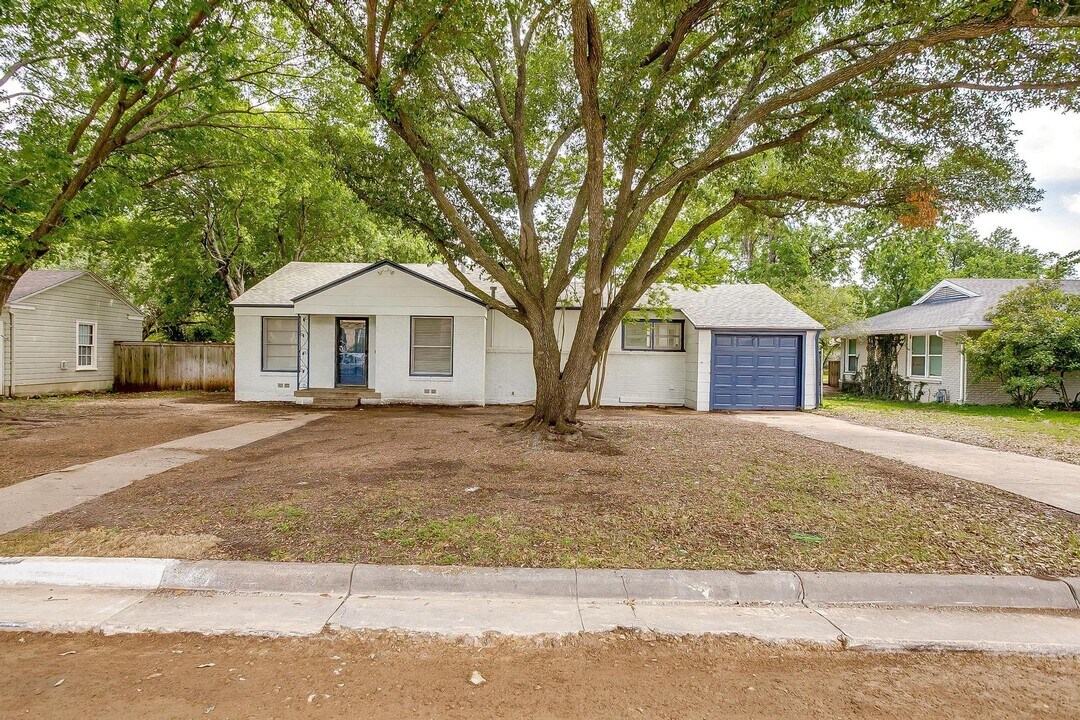 3557 Suffolk Dr in Fort Worth, TX - Building Photo