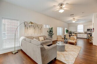 1606 Tribeca Way in Dallas, TX - Building Photo - Building Photo