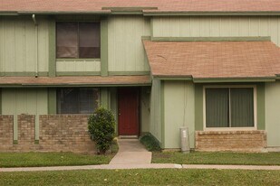 5031 Fort Clark Dr in Austin, TX - Building Photo