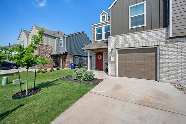 7317 Sparkling Light Dr in Del Valle, TX - Building Photo - Building Photo