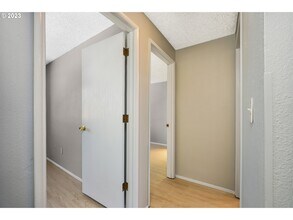 1470 SE Walnut St, Unit 206 in Hillsboro, OR - Building Photo - Building Photo