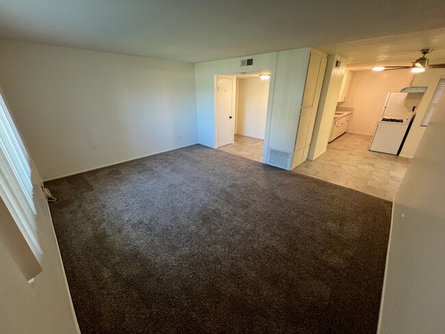 11170 Poplar St in Loma Linda, CA - Building Photo - Building Photo