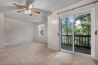 1200 Cross Creek Way in Tallahassee, FL - Building Photo - Building Photo