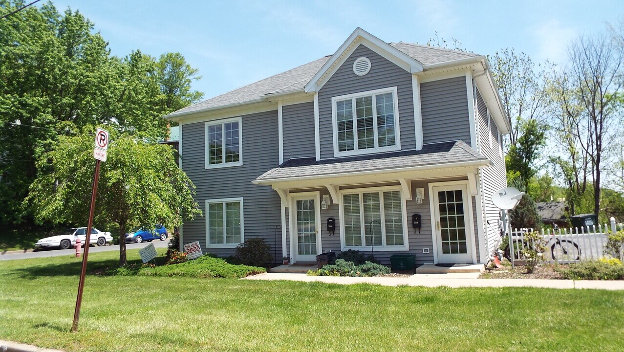 244 N Hampton St in Lock Haven, PA - Building Photo