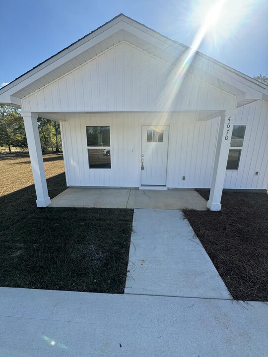 4670 Falcon Way in Crestview, FL - Building Photo