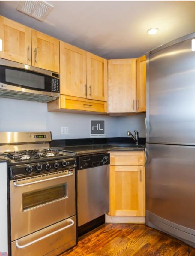 E 5TH ST. in New York, NY - Building Photo - Building Photo